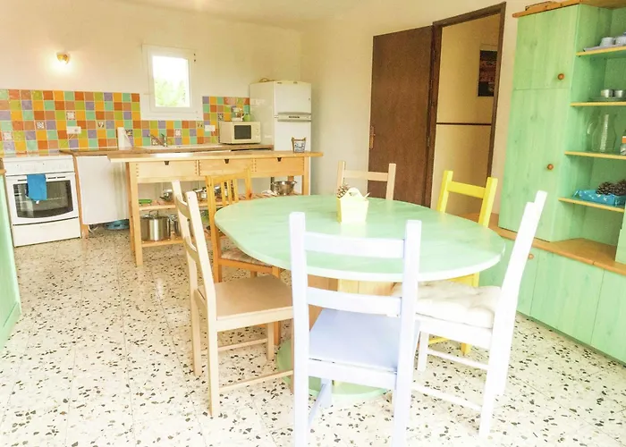 Holiday home With Pool And Bbq
