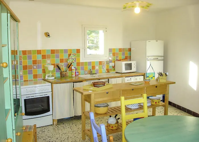 Holiday home With Pool And Bbq *